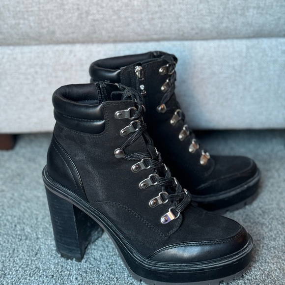 Almost new size 7. Fit like 7.5. Gorgeous shoes. - Picture 2 of 3